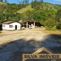 Lindo S�tio com Cachoeira