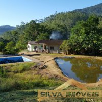 Lindo S�tio com Cachoeira